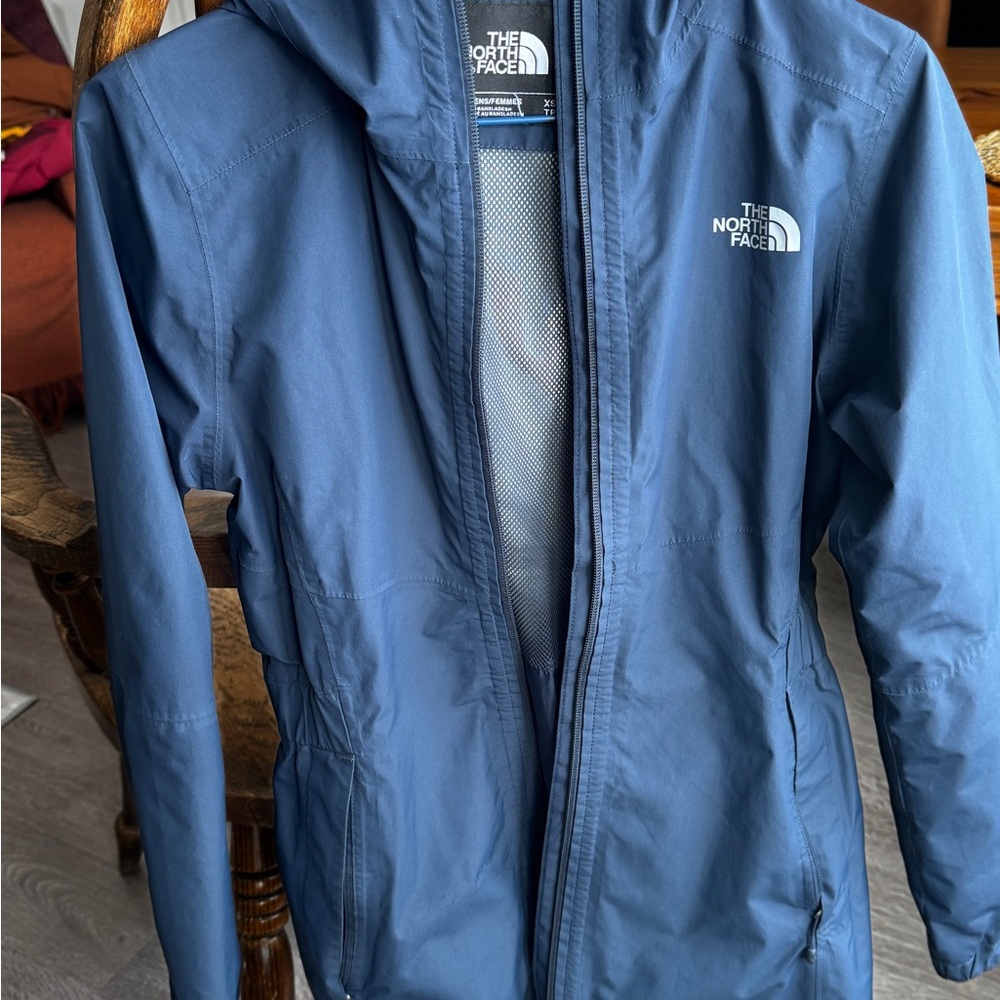 Women North Face Hikesteller DRYVENT Rain Jacket, XS, Navy Blue